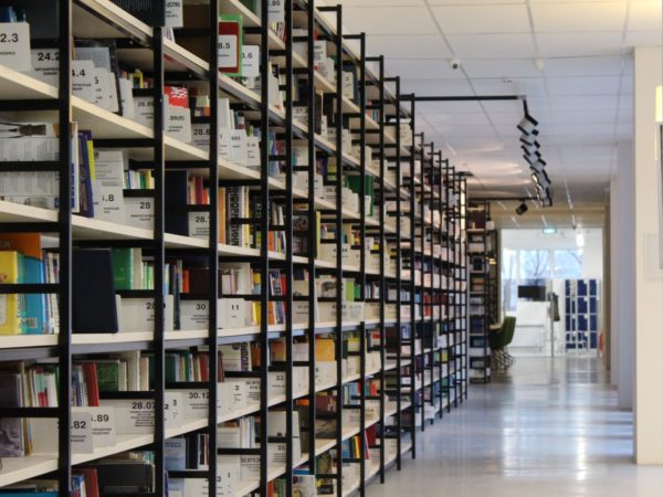 I limiti dei comuni metodi di archiviazione e condivisione dei file